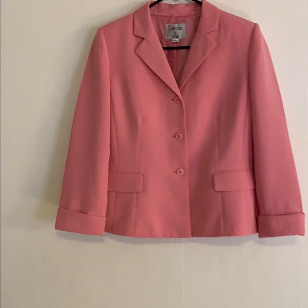3 for$30.00  Le Suit pink jacket size 10